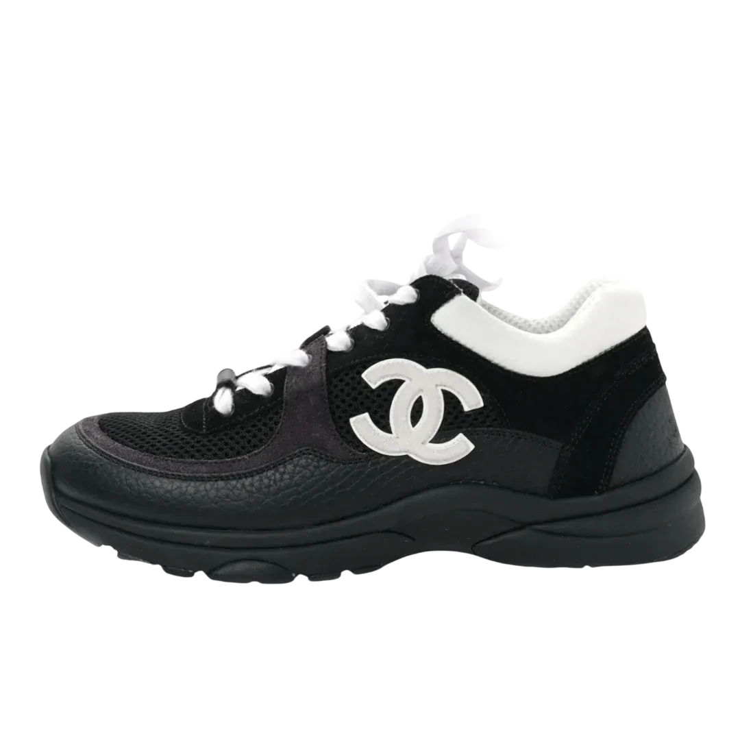 Runner Black White